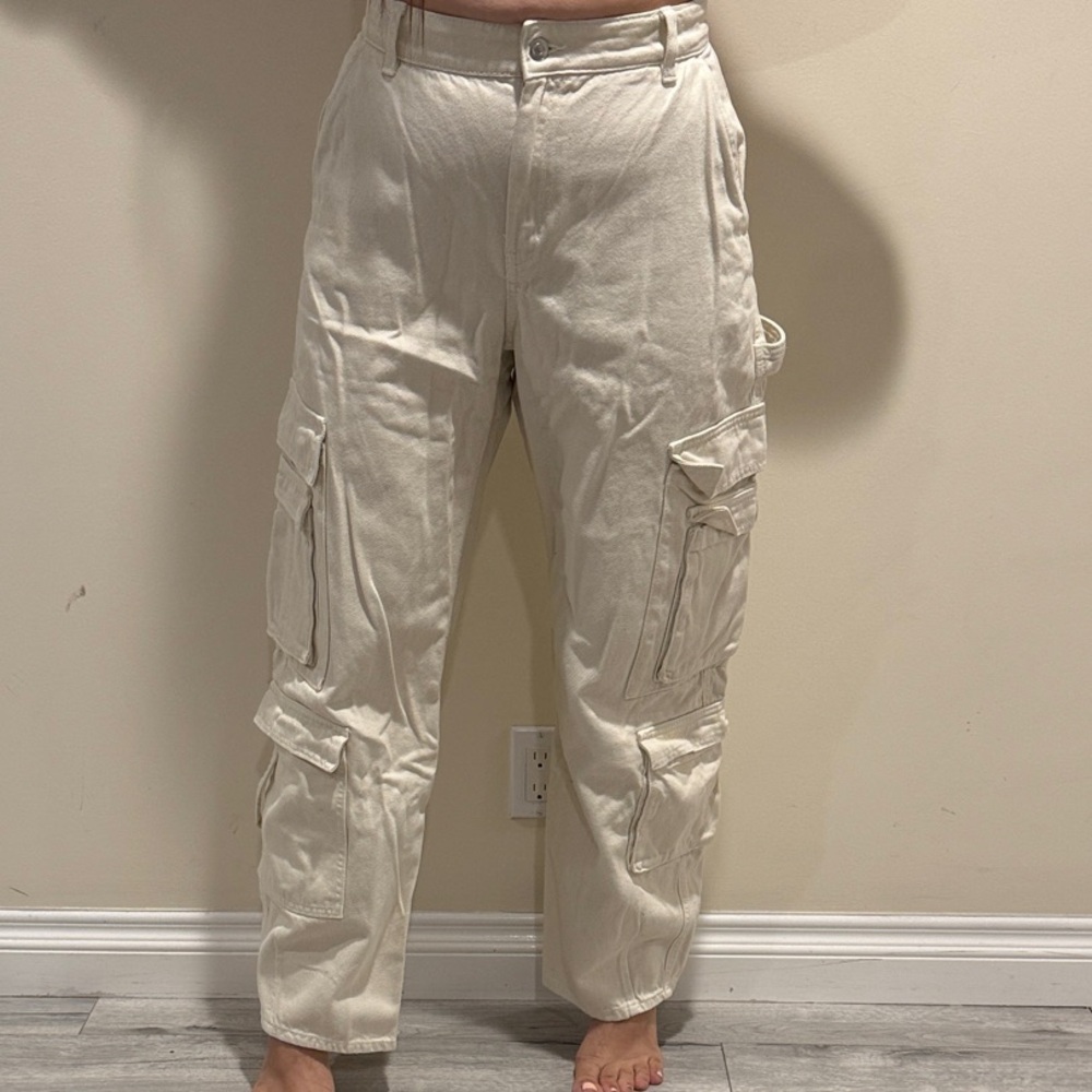 H&M High Rise Cargo Jeans - Cream